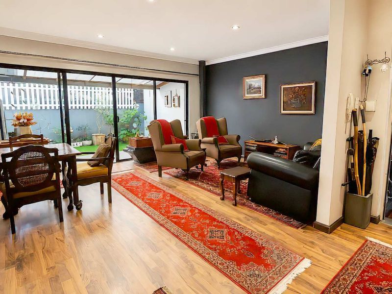 Fireplace Feels & Garden Dreams – A Stylish Hidden Gem - Photo 2