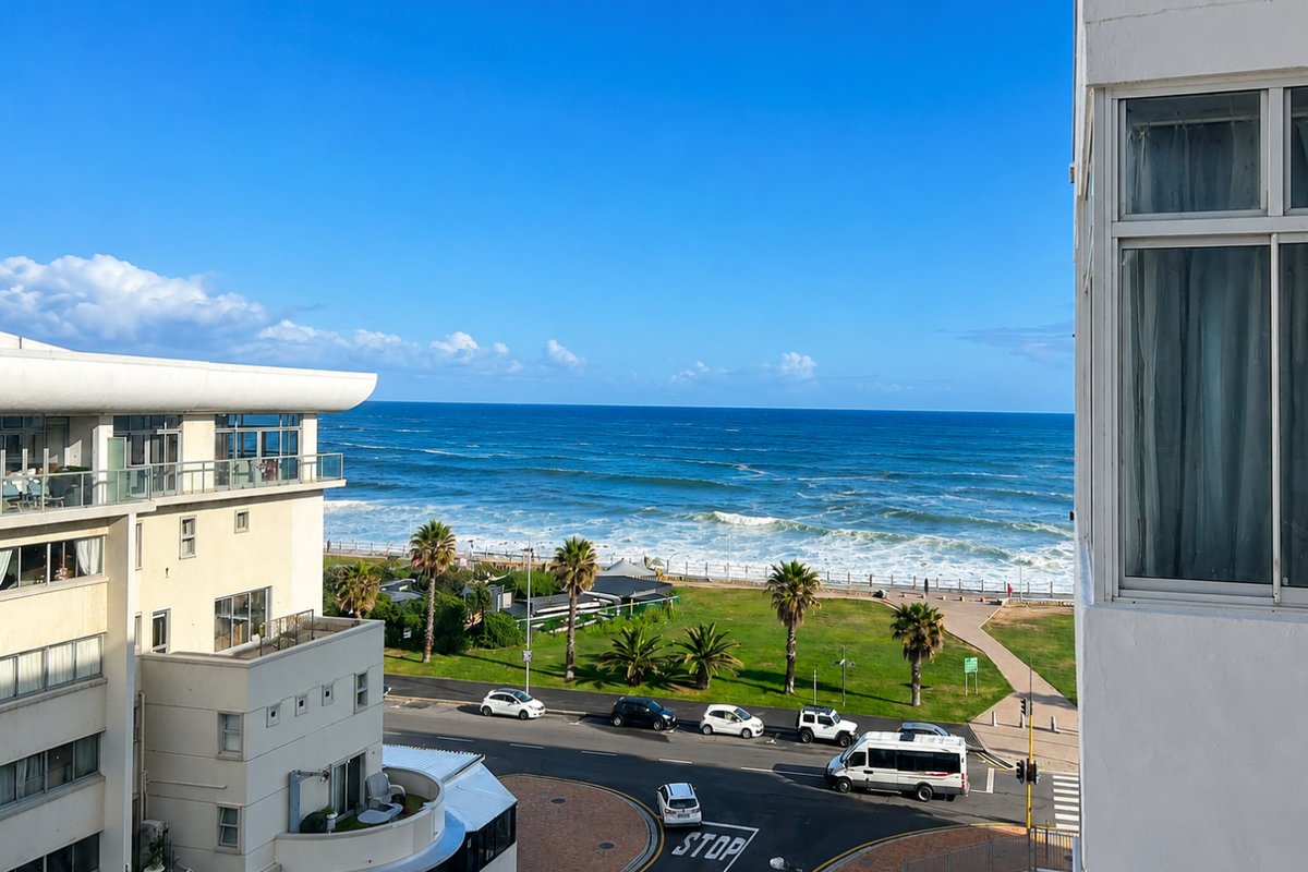 Spacious 1-Bedroom Apartment with Green Point Park & Ocean Views - Photo 2