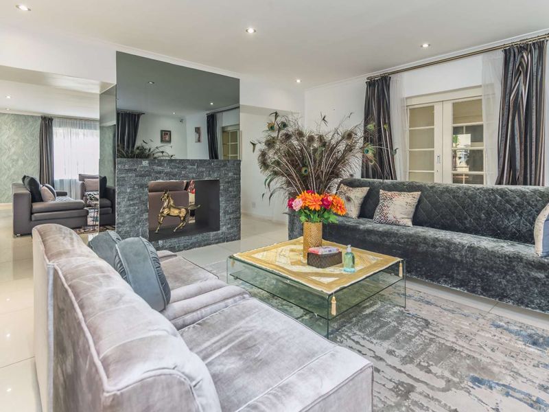 Expansive Constantia Hills Estate – Exceptional Space and Endless Possibilities - Photo 7