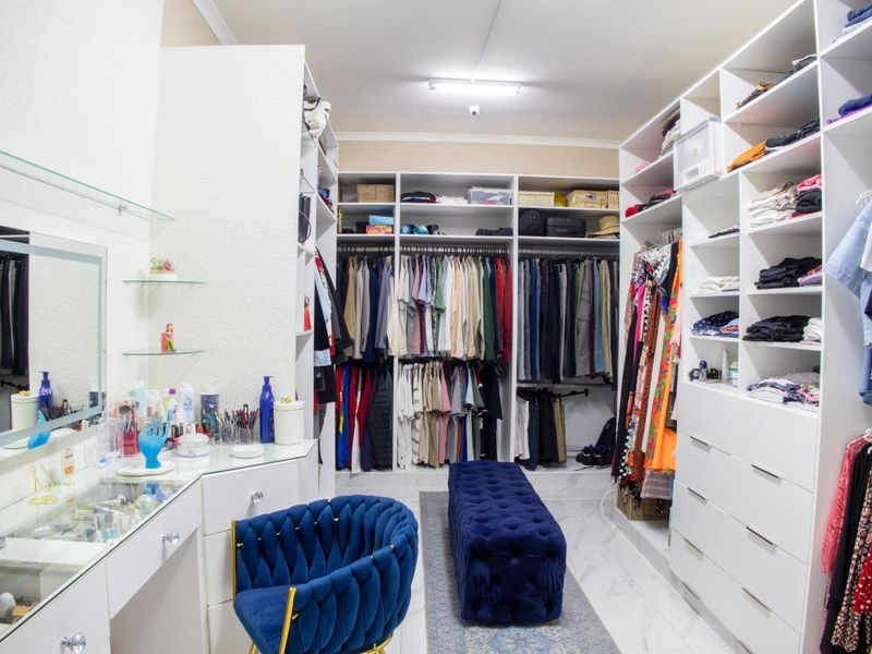 For Sale Family Home with a big yard in Kleine Kuppe - Photo 10