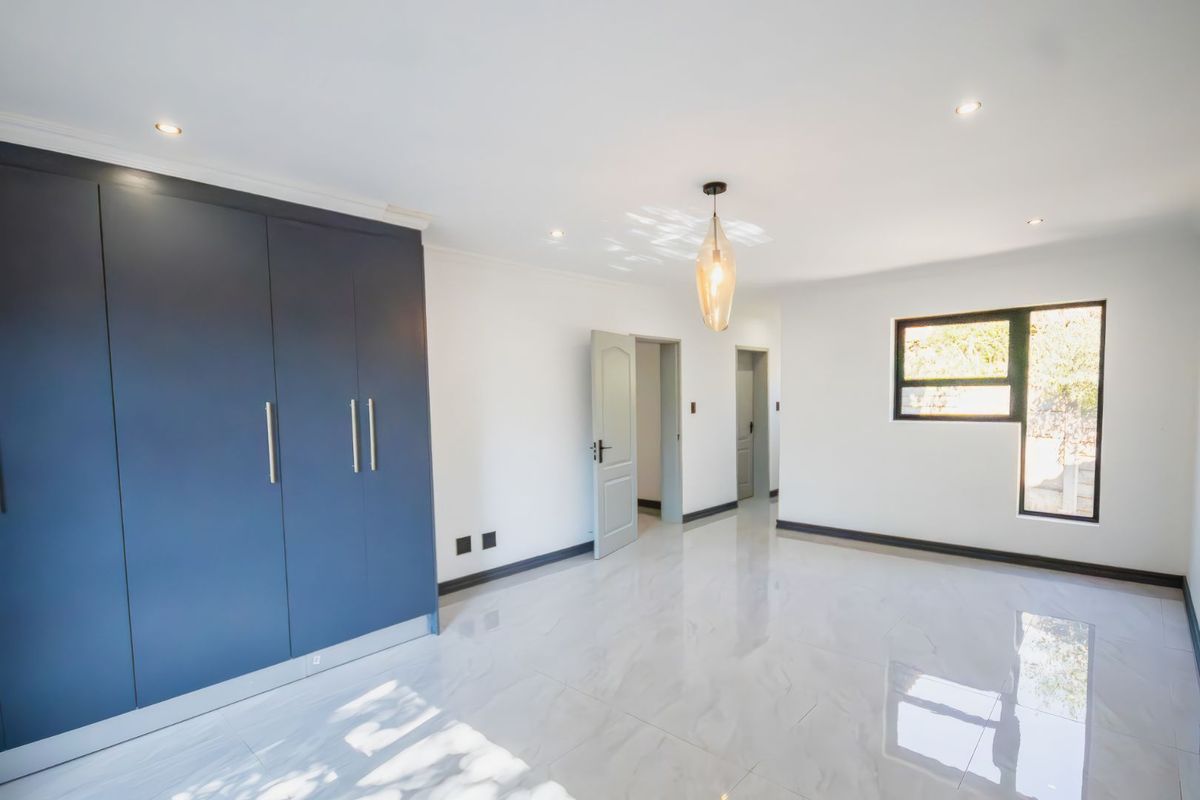 Looking for a HUGE family compound? - Photo 5