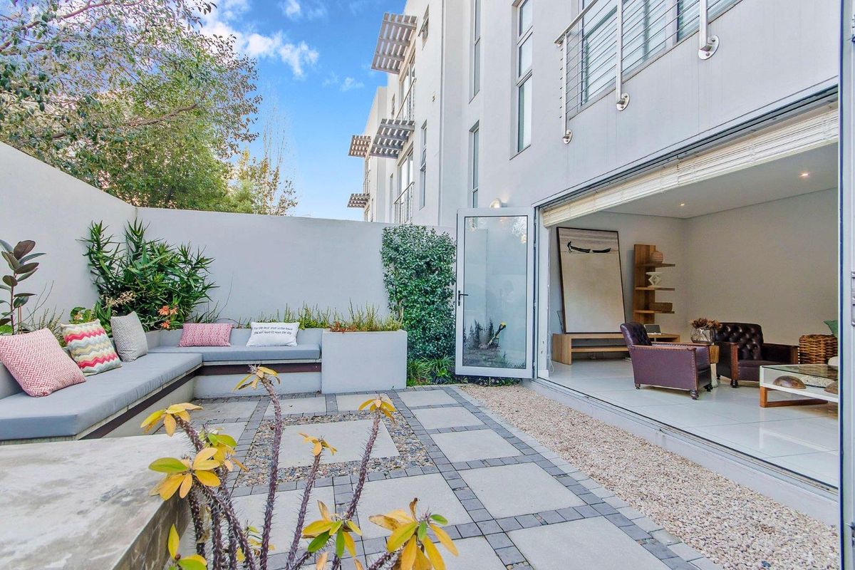 Magnificent 3 Bed Cluster Home - Photo 4