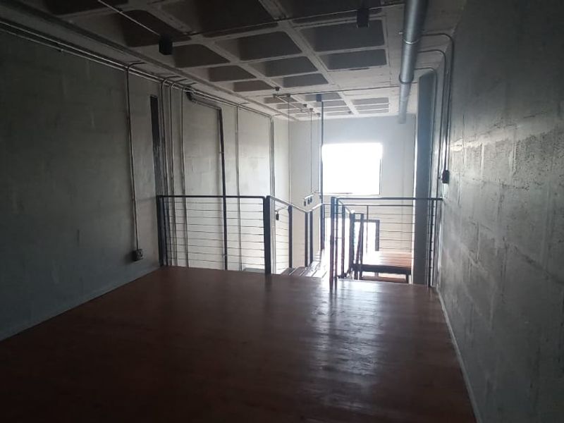 🌇Stylish Loft Apartment for Rent – Views, Convenience & Comfort! - Photo 9