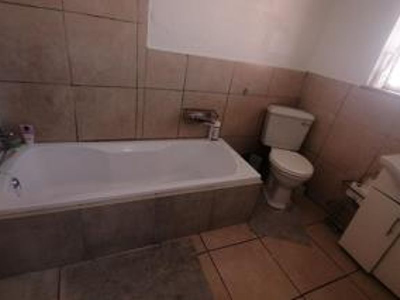 Investers dream priced to go - Photo 3