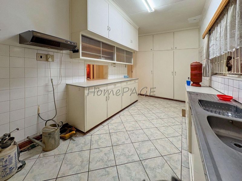 Otjiwarongo:  3 Bedr Home close to High School is for Sale - Photo 9