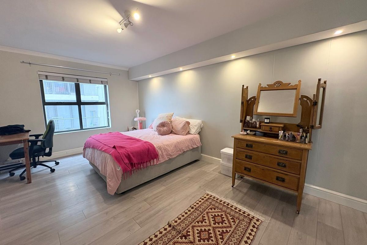 Two Bedroom Apartment Madison Place - Observatory - Photo 5