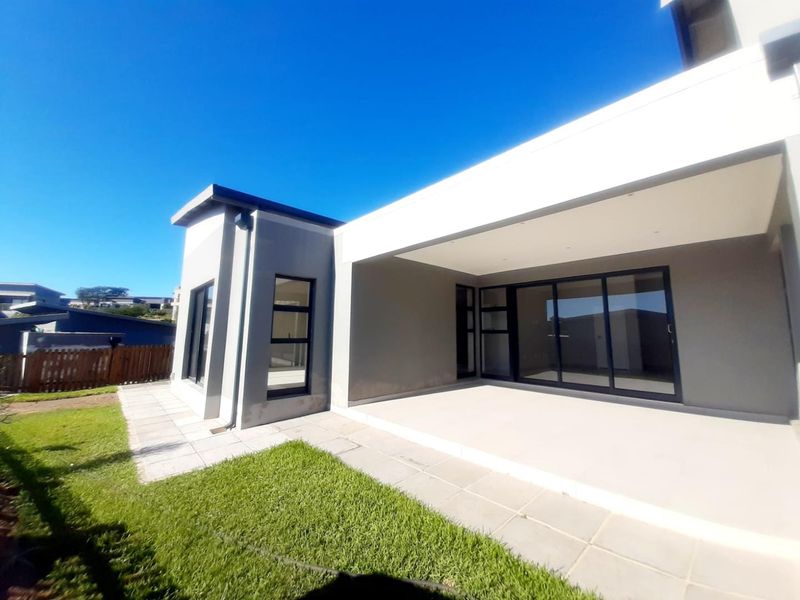 Beautiful Home For Rental in Palm Lakes Estate - Photo 4