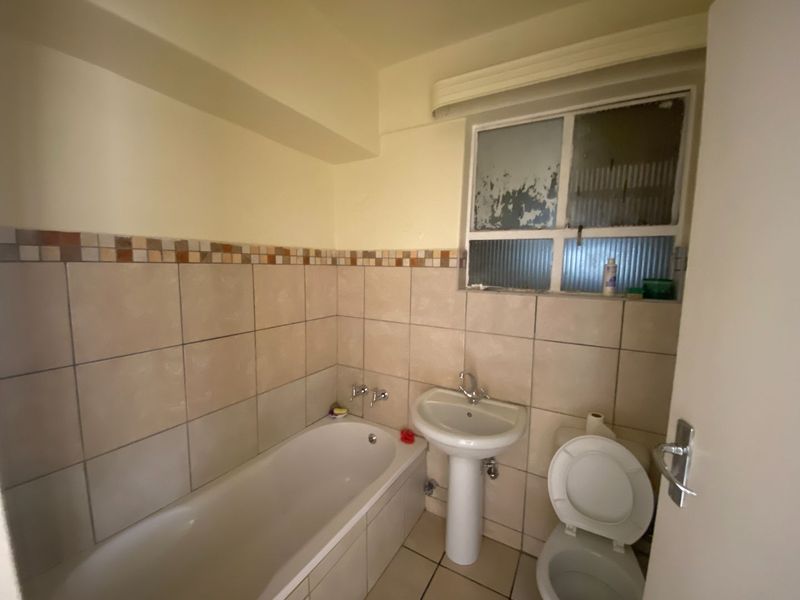 Well suited lock and go unit in Krugersdorp - Photo 8