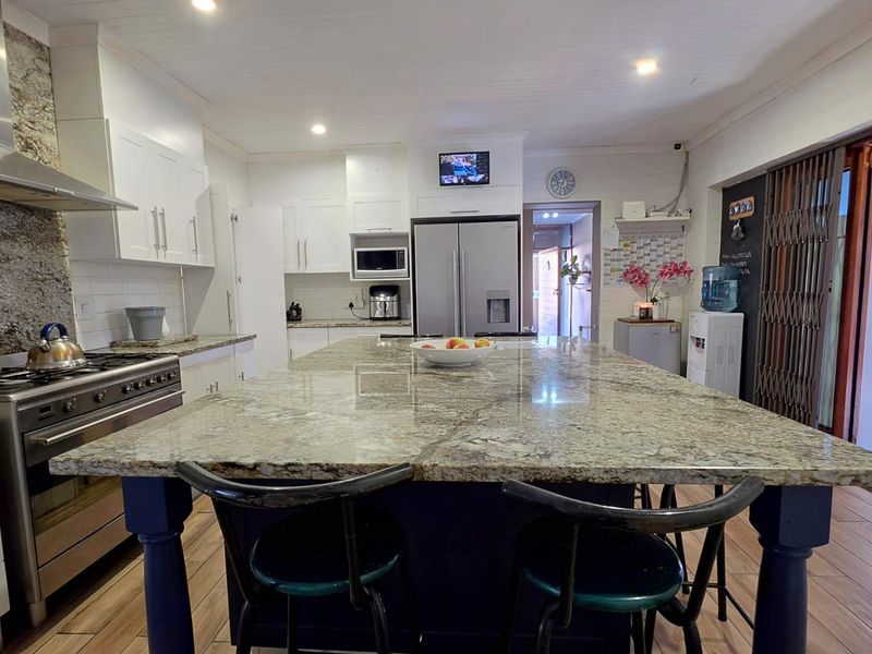 4 Bedroom House for Sale in Randhart - Photo 5
