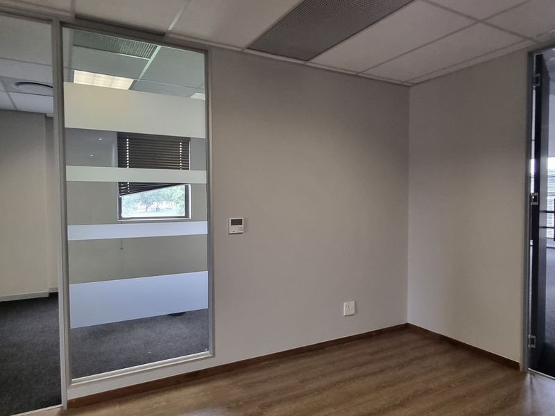 1 190m2 Louwlardia Centurion Office To Let - Photo 3