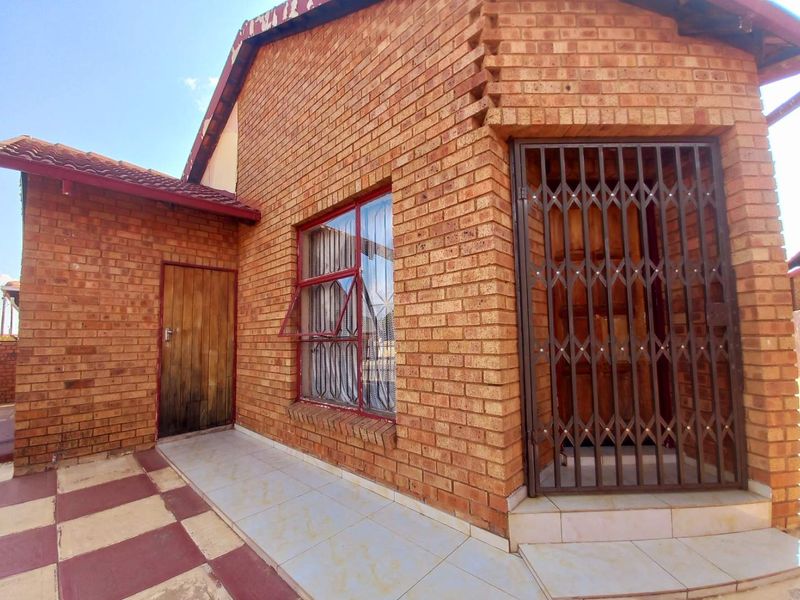 Three bedrooms house for sale in Block WW - Photo 4