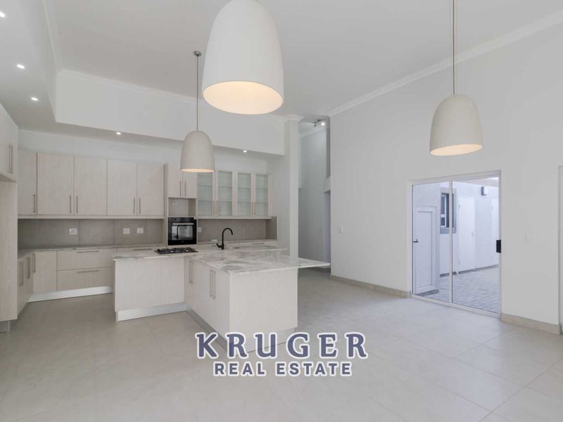 Brand-New Home with Distant Sea Views - Photo 4