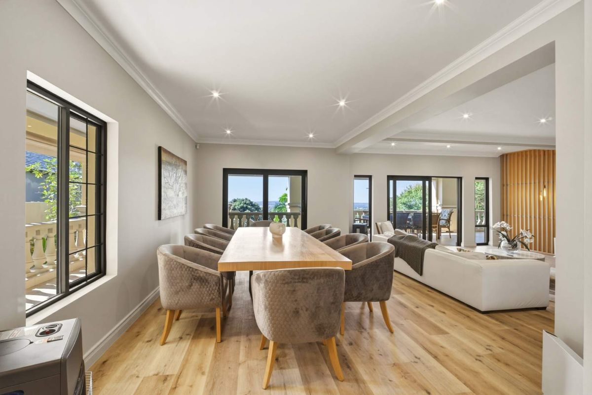 Prestigious 5-Bedroom Estate in Silver Oak Place, Waterkloof - Photo 5