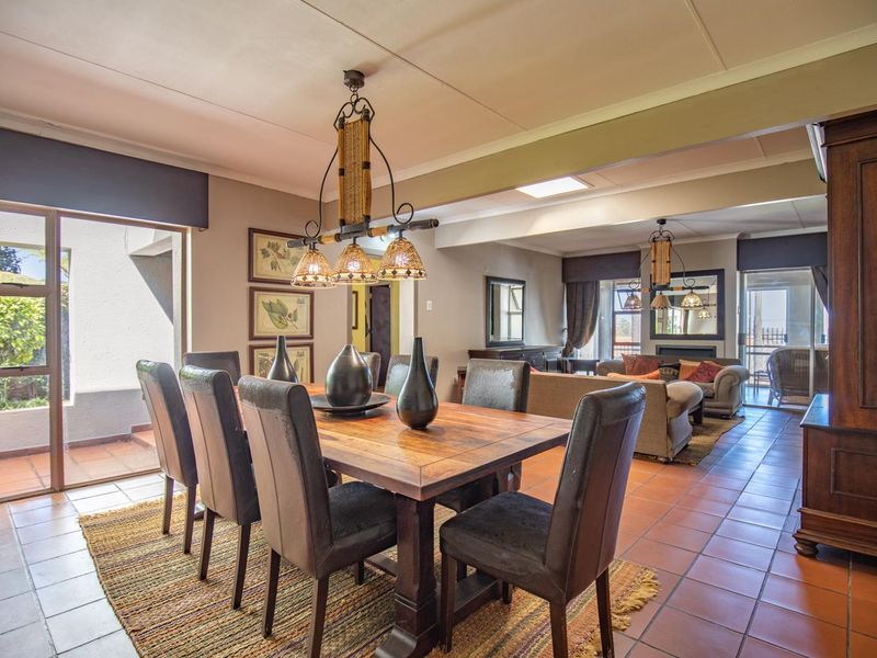 Magnificent 3 bedroom furnished Property in Waterkloof Ridge!  Ideal for an Embassy or Executive. - Photo 3