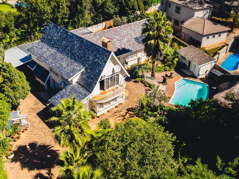 TWO SPACIOUS HOMES, ONE PRICE! - Photo 2