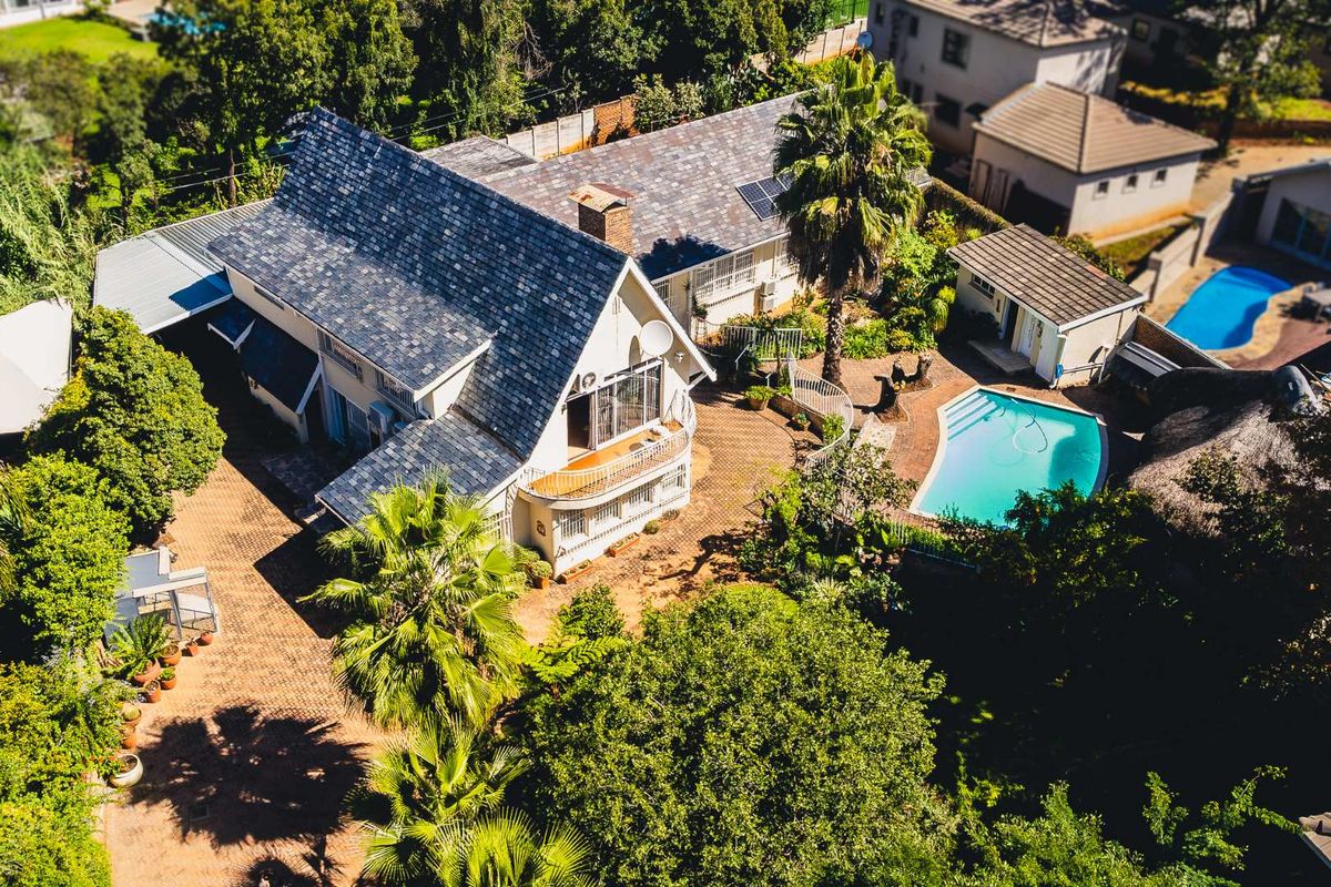 TWO SPACIOUS HOMES, ONE PRICE! - Photo 2