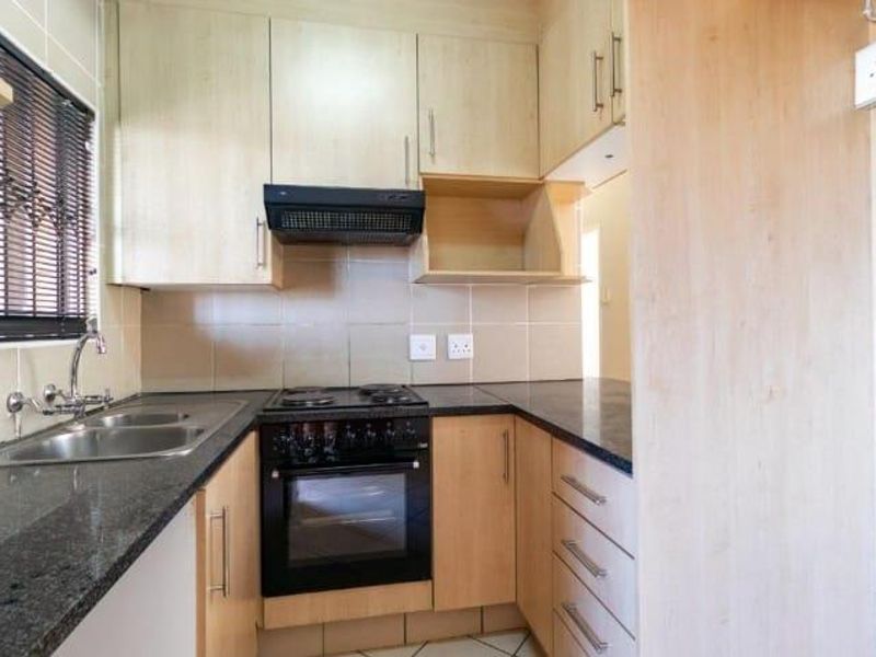 2 Bedroom Townhouse for Sale in Winchester Hills Johannesburg South - Photo 5