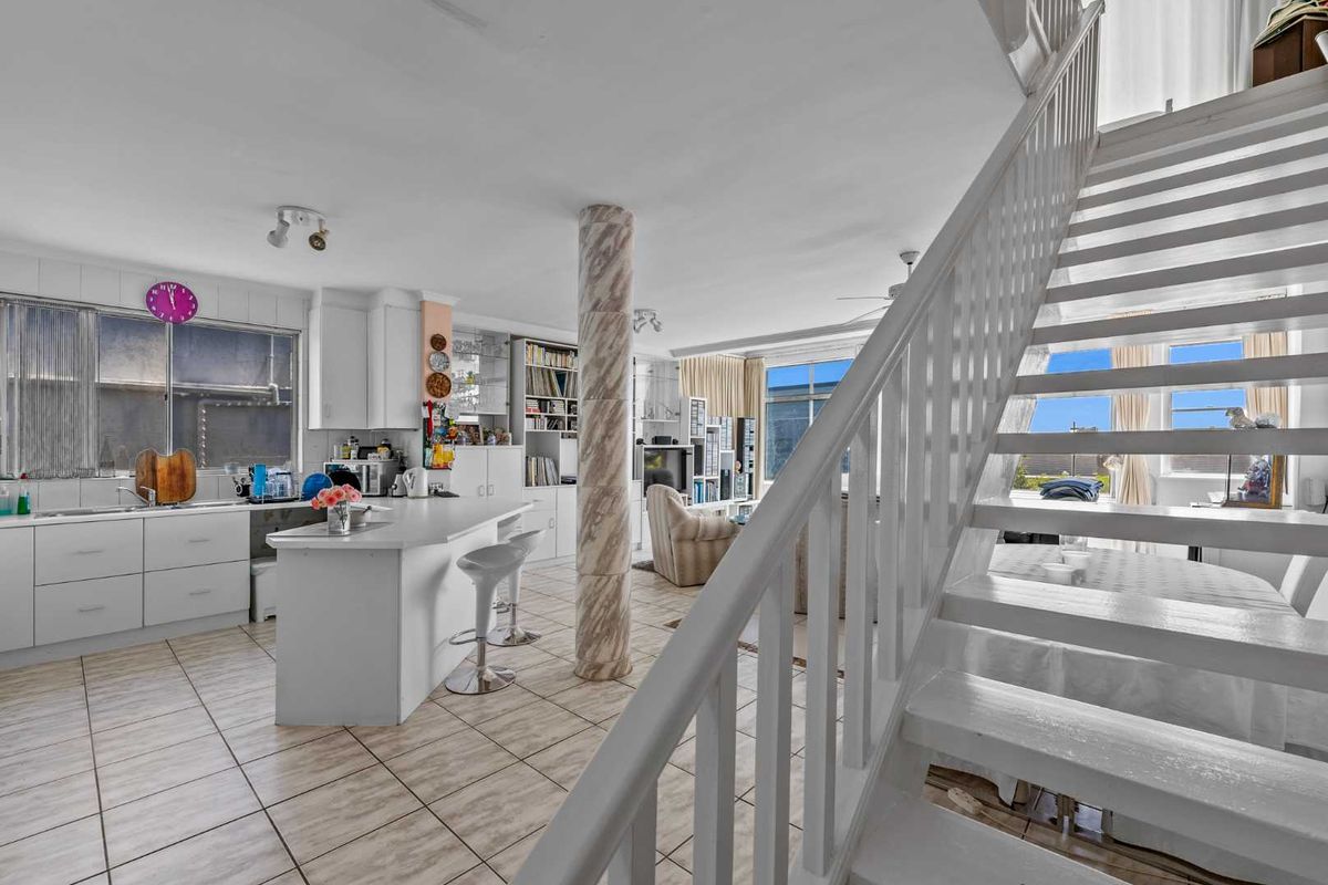 Elevated Urban Living in Sought-After Green Point - Photo 3