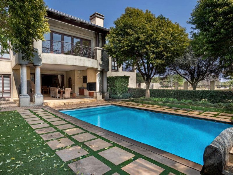 Palatial Estate of Distinction - Photo 4