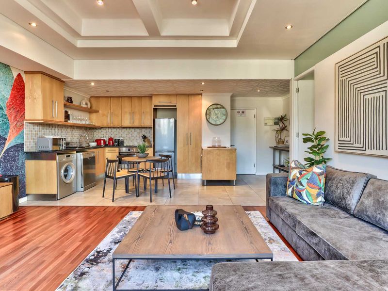 Cape Town City Art Deco Apartment with Unique Appeal & Views - Photo 6