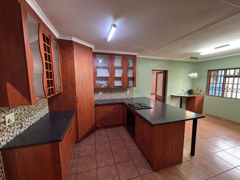 Large Family Home for Sale in Randhart - Photo 8