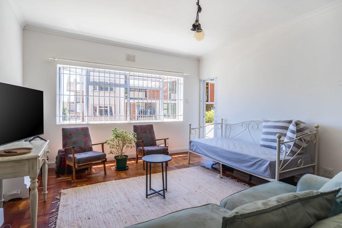 CHARMING 70m2  ONE BEDROOM  with an EXCLUSIVE USE GARDEN APARTMENT OF 52m2 - Photo 3