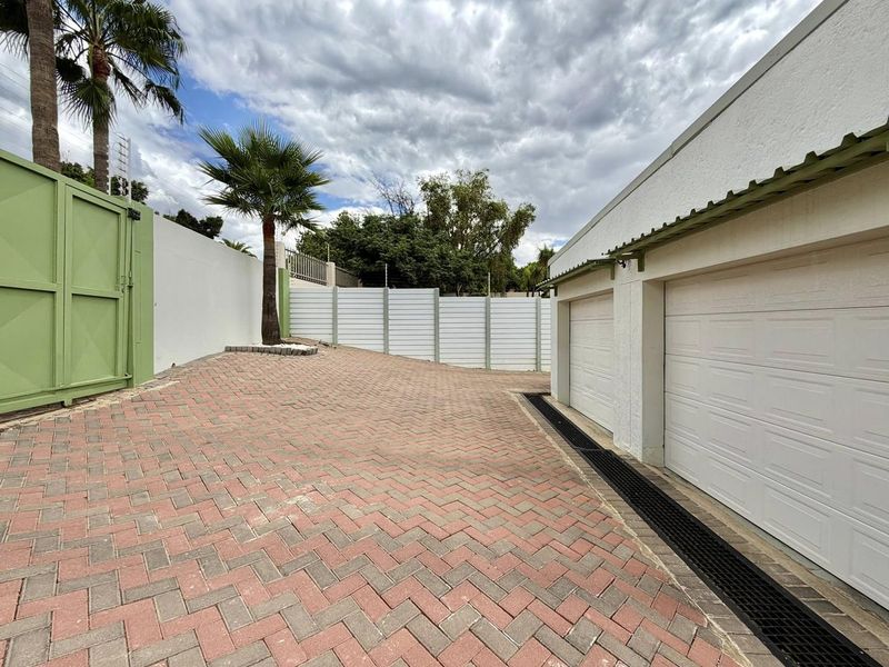 5 Bedroom House For Sale in Olympia - Photo 7