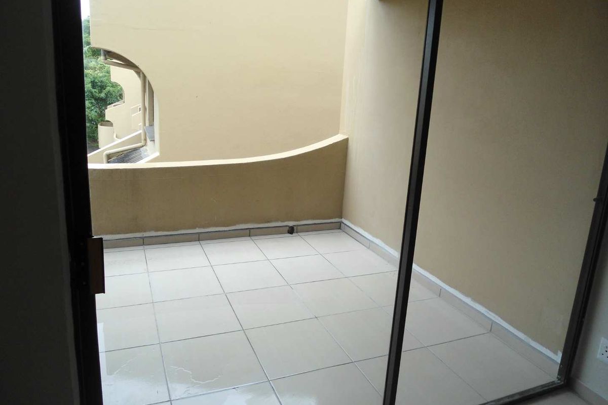 Modern 3-Bedroom Rental in Desirable Meer En See - Photo 2