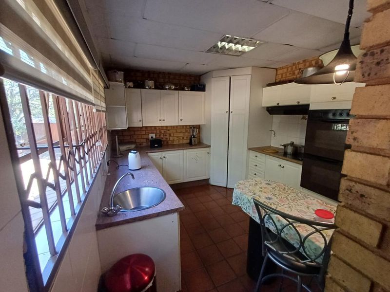 Glenvista,4 Bedroom house with study - Photo 6