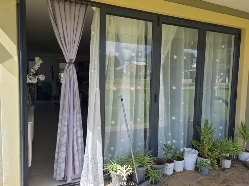 2 Bedroom Apartment on the Golf Estate - Photo 9