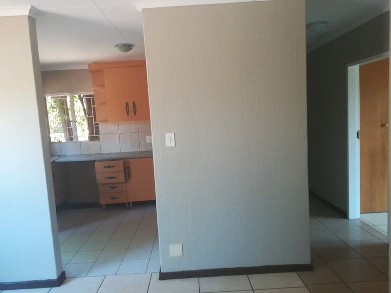Lovely Home Available for Rent - Photo 6