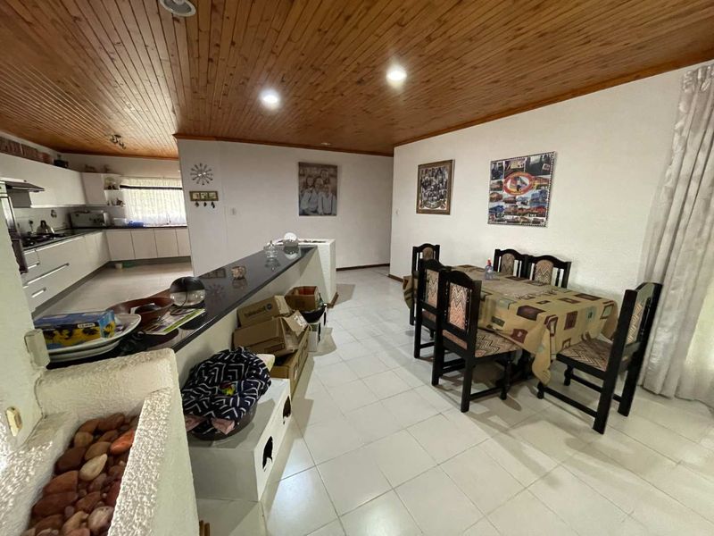 5 Bedroom Spacious Family Home - Photo 10