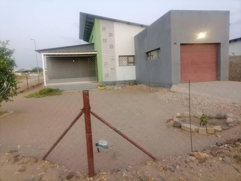 FREESTANDING 3-BEDROOM HOME | TENANT IN PLACE | STRONG VALUE - Photo 8