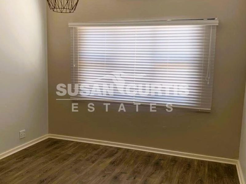 Modern Renovated Family Home in Central Oranjemund - Photo 9