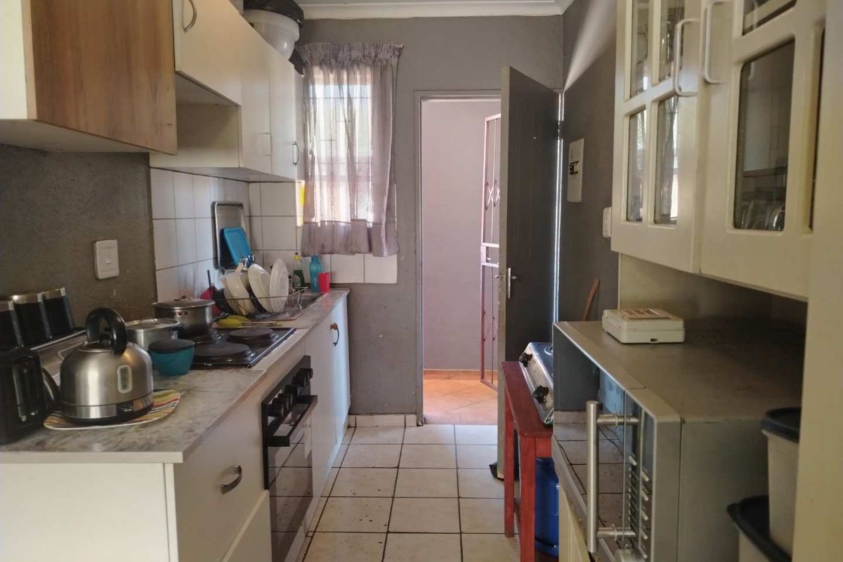 A SPACIOUS APARTMENT - Photo 5