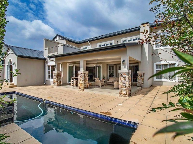 DISTINCTIVELY UNIQUE & CLASSICAL - Photo 5