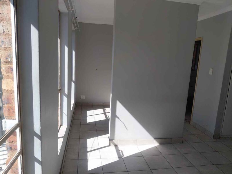 SOUGHT AFTER AND SECURE! - Photo 4