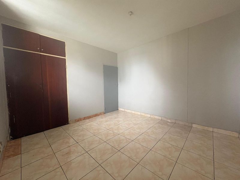 Excellent Opportunity Well Below Market Related Price. - Photo 10
