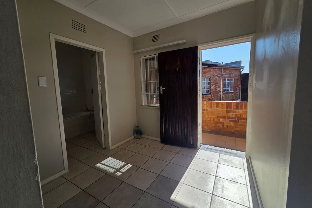 Spacious Flatlet to Rent in the Prime of Horison on 2nd floor - Photo 3