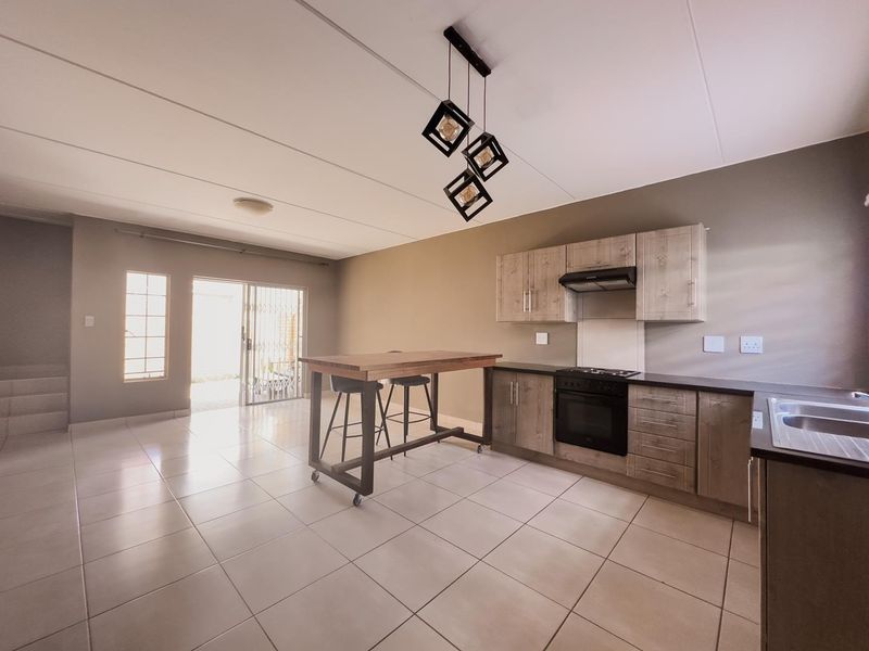 2 Bedroom Duplex With A Private Garden - Photo 6