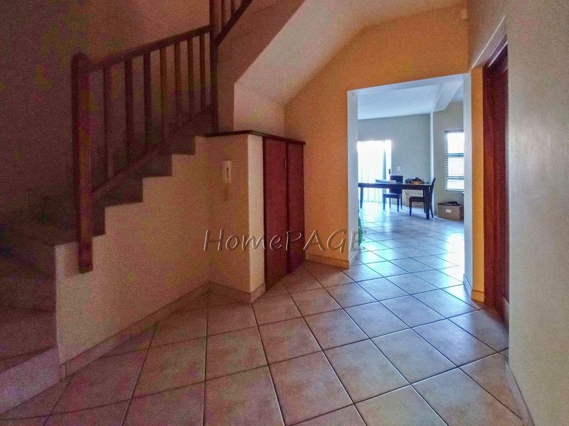Central, Walvis Bay:  3 Bedr Duplex Unit is for Sale - Photo 3