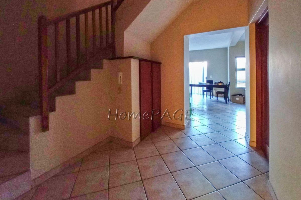 Central, Walvis Bay:  3 Bedr Duplex Unit is for Sale - Photo 3