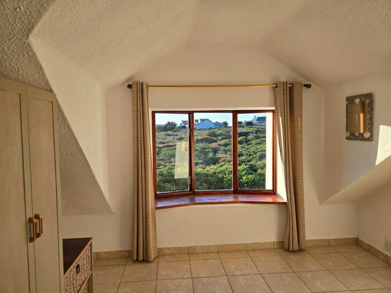 Family Home in Secure Seaside Estate that Offers Space for Everyone - Photo 6