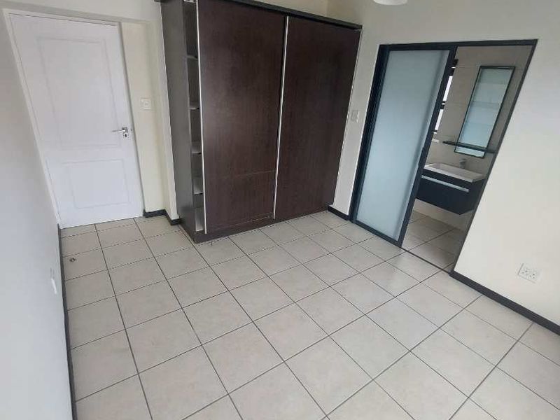 3 Bedroom Apartment for sale - Photo 4