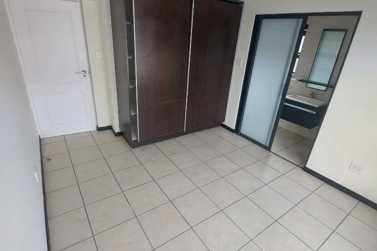 3 Bedroom Apartment for sale - Photo 4