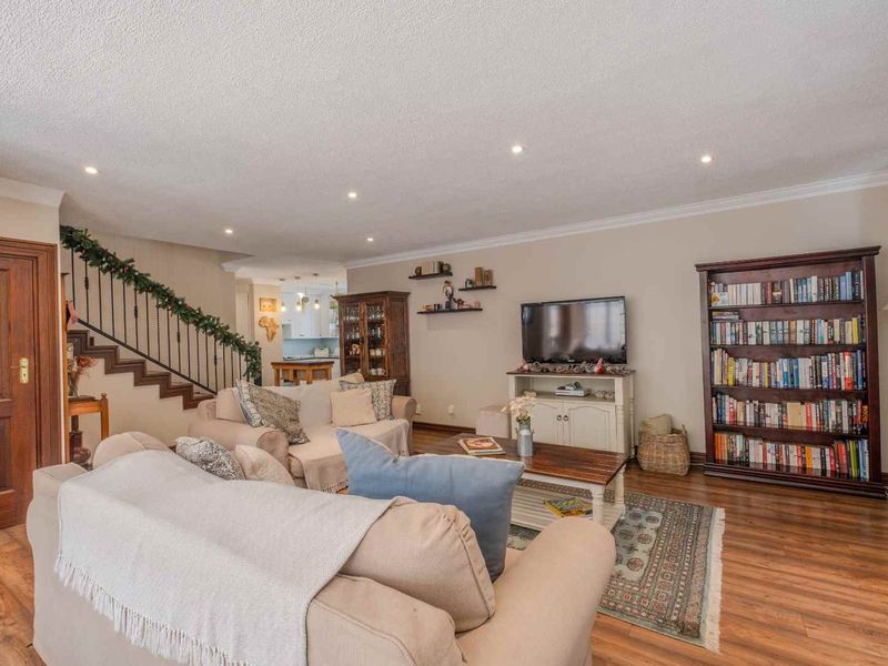 Well kept family home  -  Sole Mandate - Photo 3