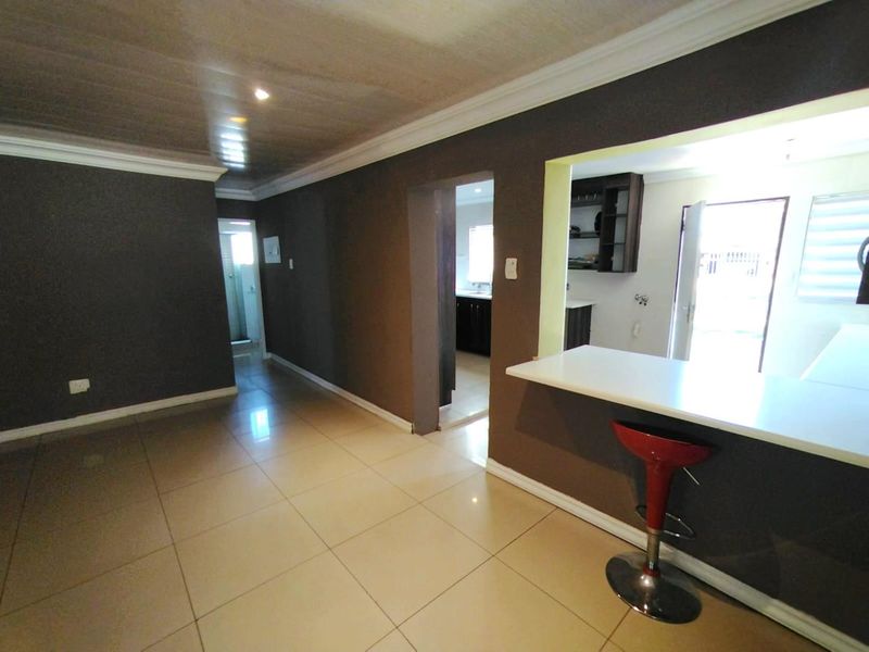 Three bedrooms house for sale in Elandspoort - Photo 5