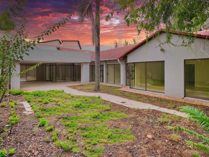 EXCEPTIONAL SANDTON LIVING – NEWLY UPGRADED SIMPLEX CLUSTER WITH GARDEN - Photo 1
