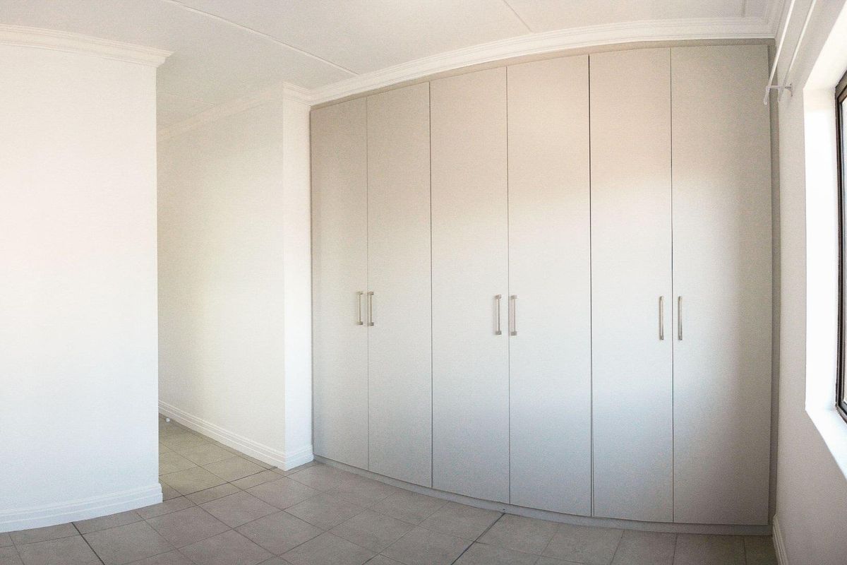 Modern Upstairs Unit - Photo 5