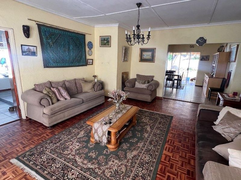 7 Bedroom House For Sale In Oakdene, Kuils River - Photo 5